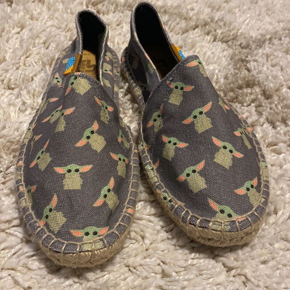 Disney Star Wars Grogu Baby Yoda Ubuntu Espadrille - Picture 3 of 8